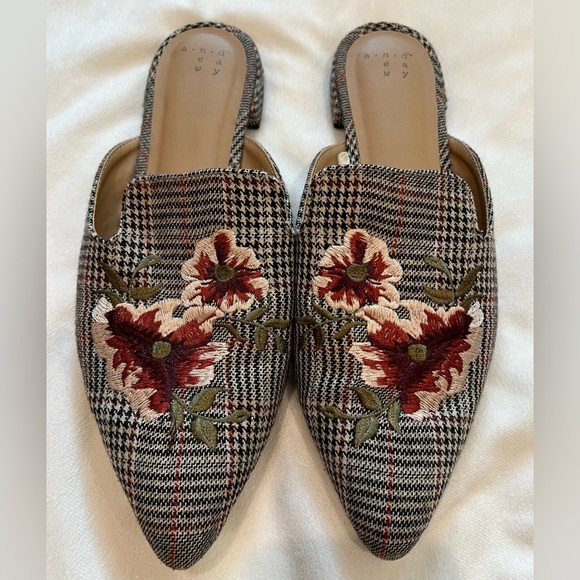 a new day Shoes - Embroidered Houndstooth Mules From A New Day Size 8.5